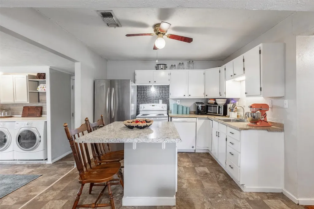403 Walnut Street Grandview TX 76050