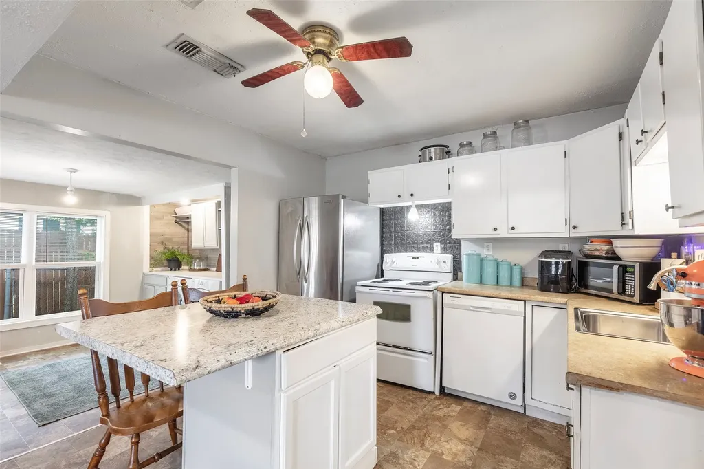 403 Walnut Street Grandview TX 76050