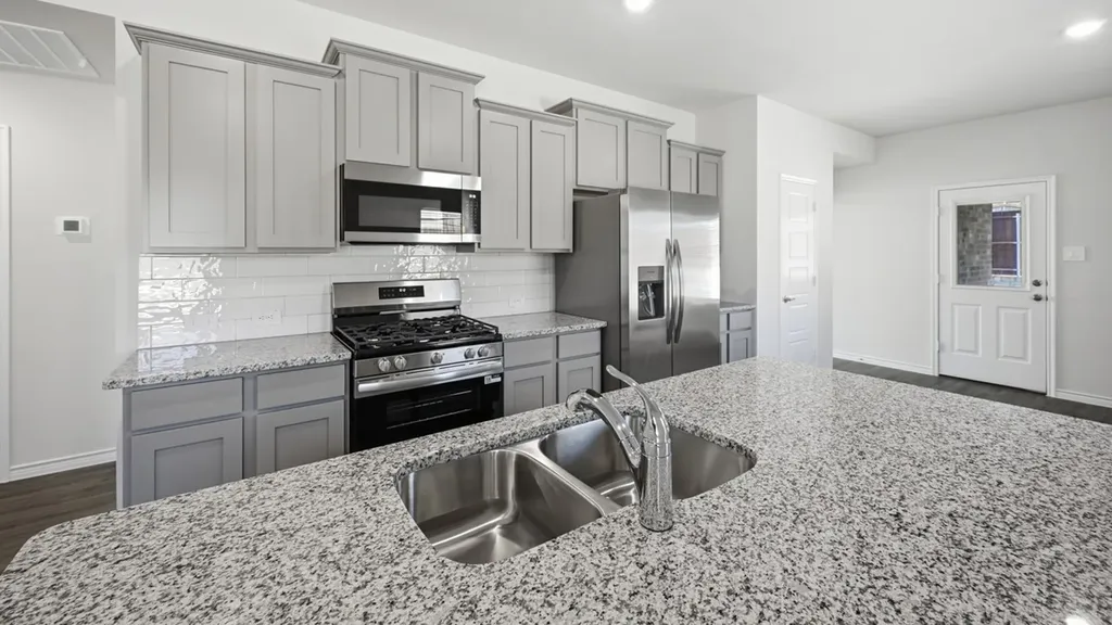 2041 Whispering Lane Celina TX 75009