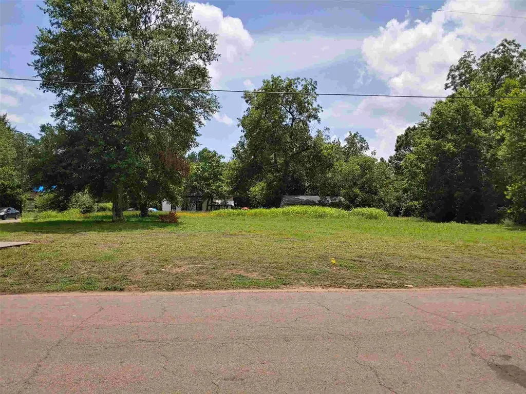 247 & 255 NW 13th Street Paris TX 75460