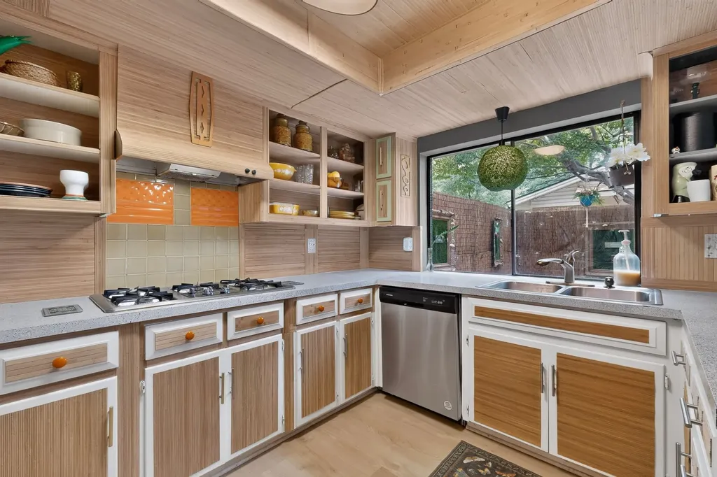 513 San Pedro Drive Garland TX 75043