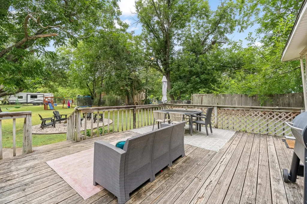 521 Woodard Avenue Cleburne TX 76033