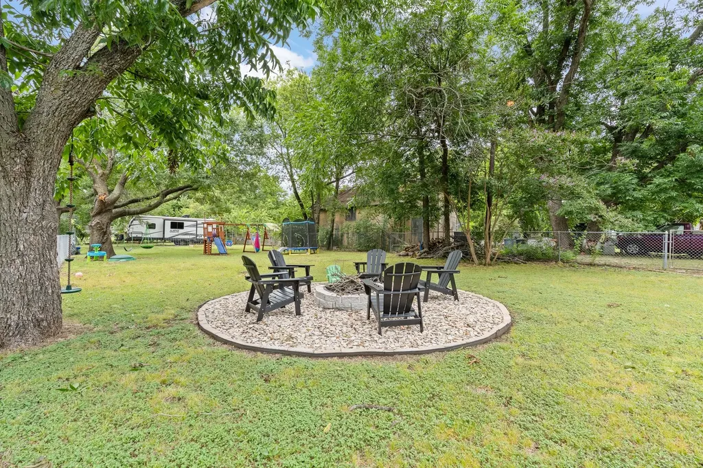 521 Woodard Avenue Cleburne TX 76033