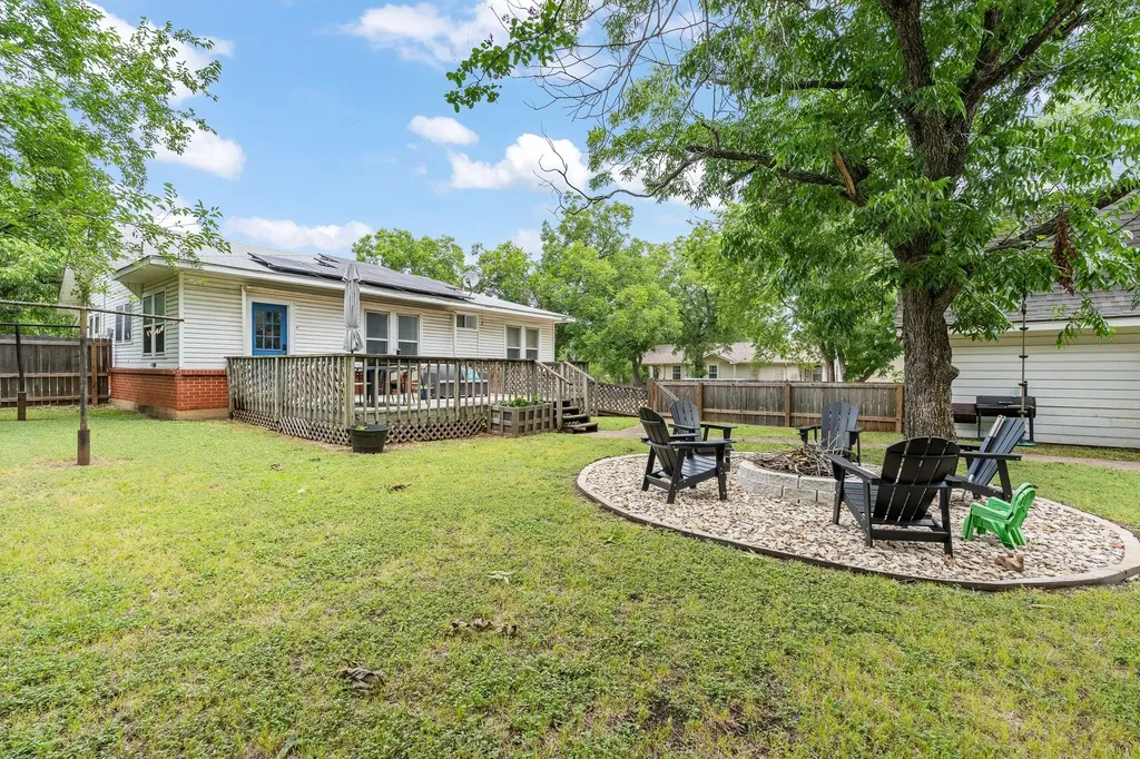 521 Woodard Avenue Cleburne TX 76033