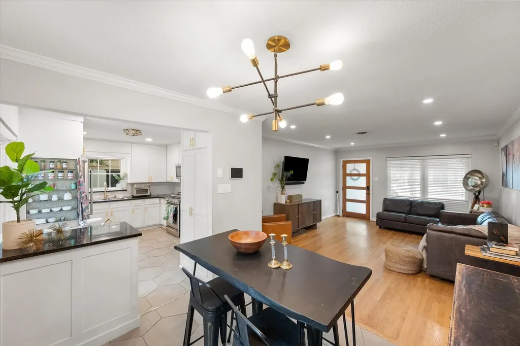 3808 Gaspar Drive Dallas TX 75220