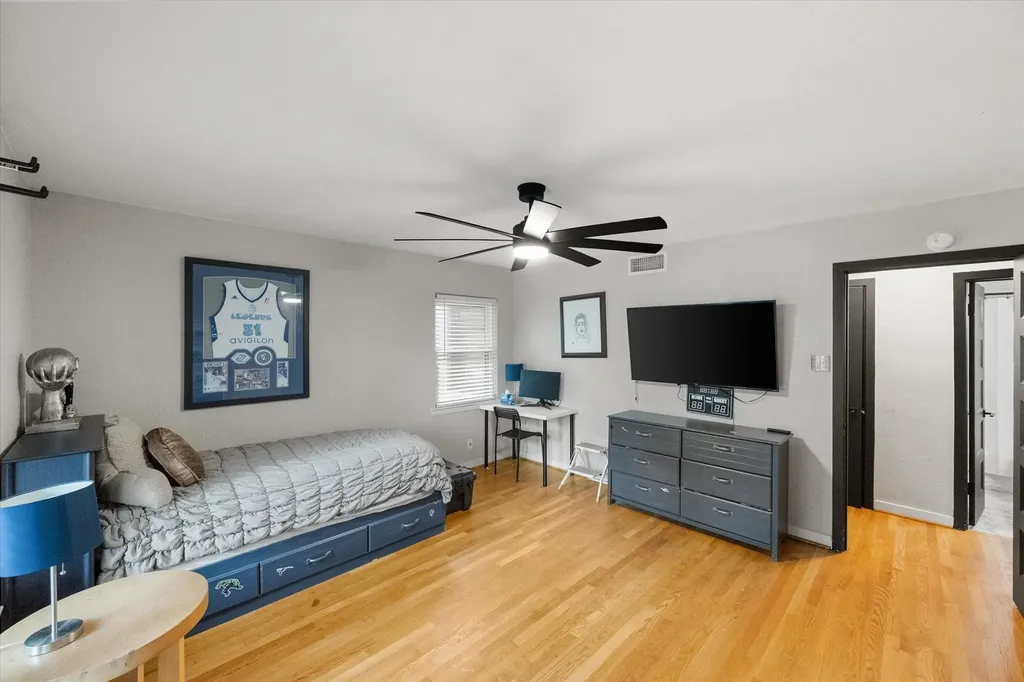3808 Gaspar Drive Dallas TX 75220