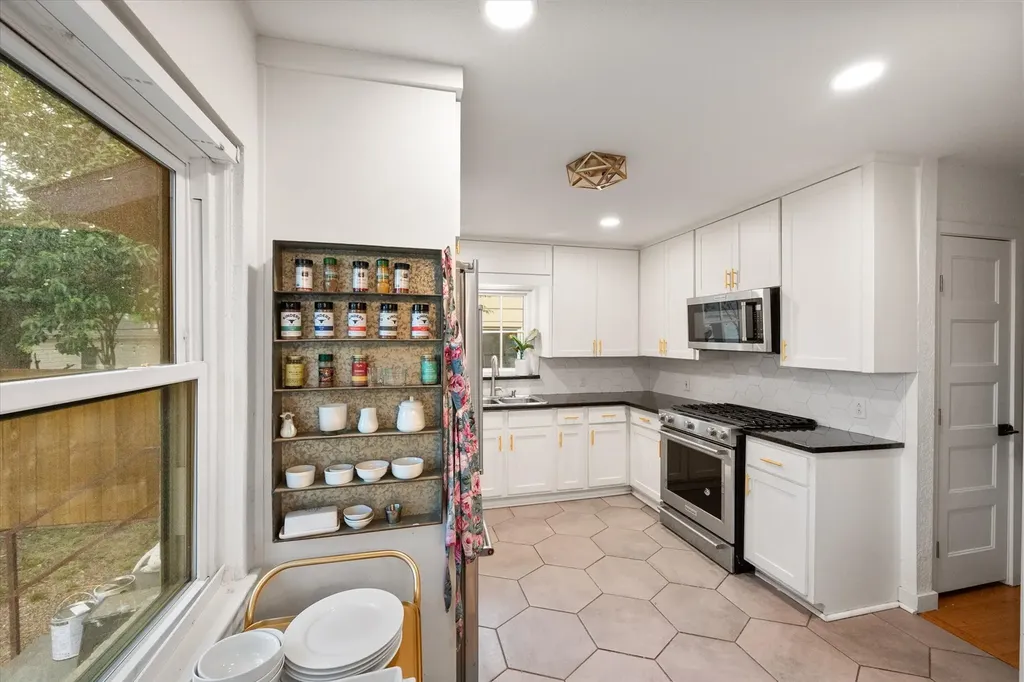 3808 Gaspar Drive Dallas TX 75220