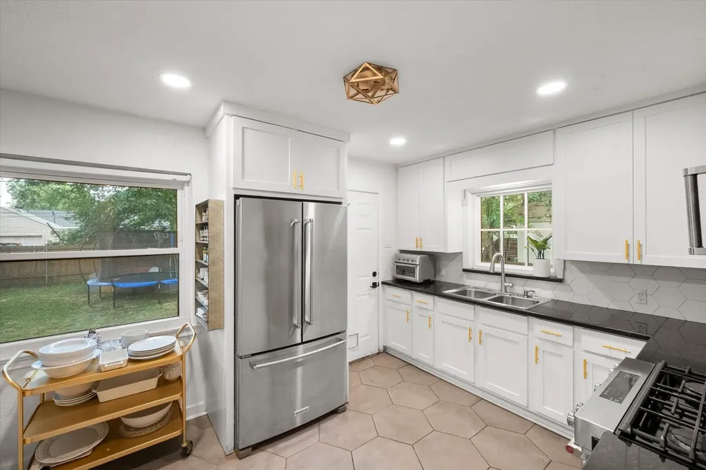 3808 Gaspar Drive Dallas TX 75220