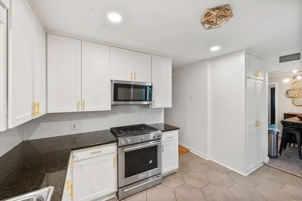 3808 Gaspar Drive Dallas TX 75220