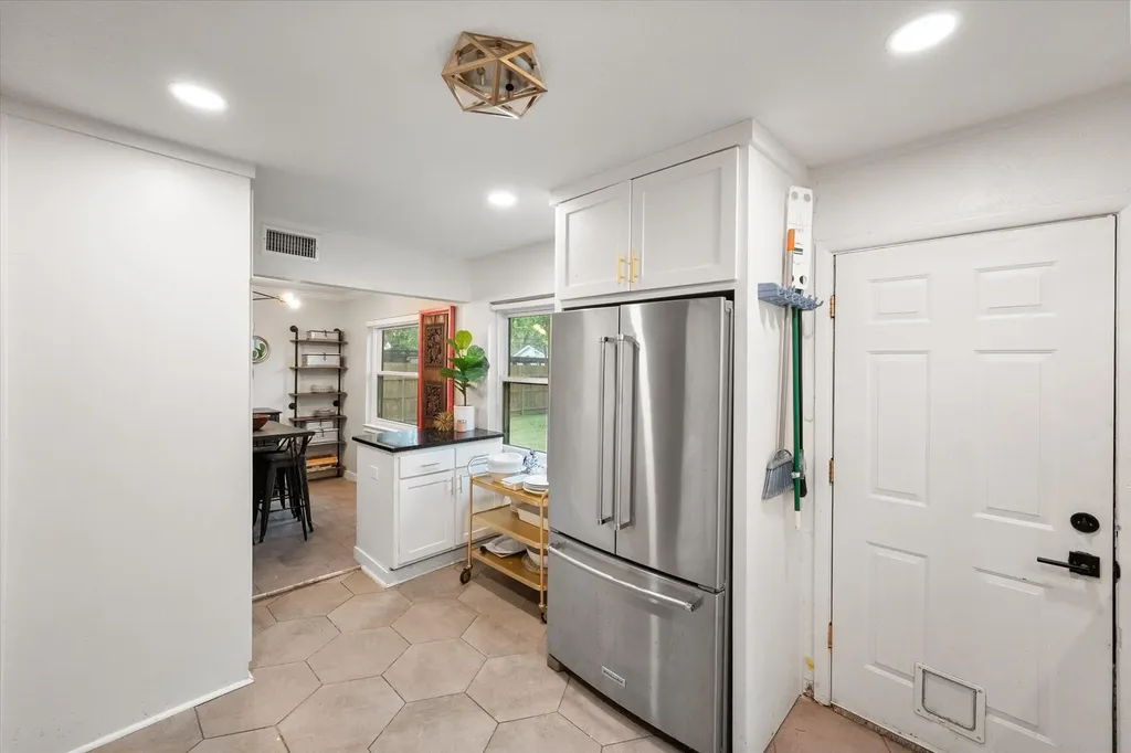 3808 Gaspar Drive Dallas TX 75220