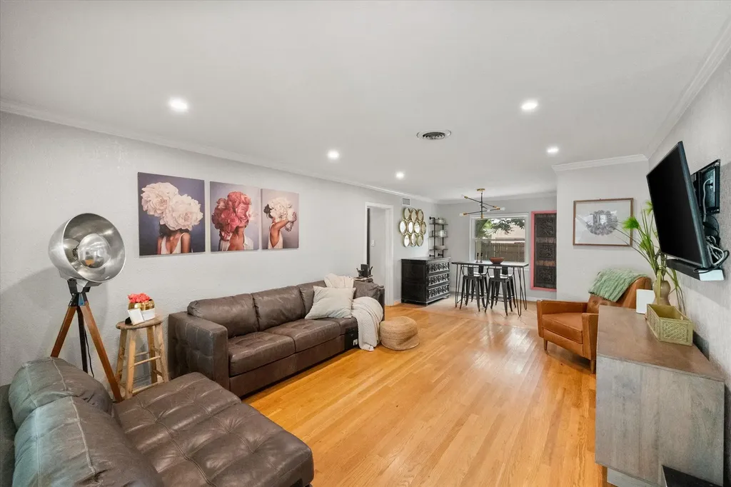 3808 Gaspar Drive Dallas TX 75220