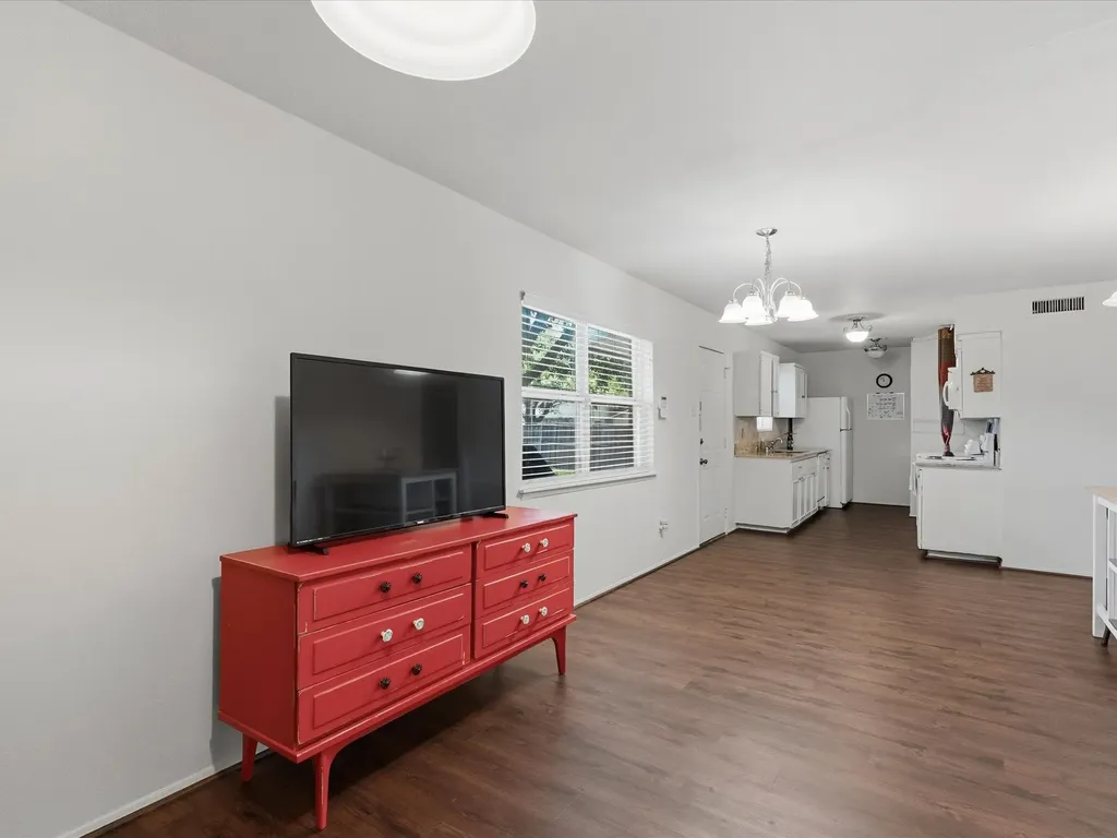 4050 Salem Drive Garland TX 75043
