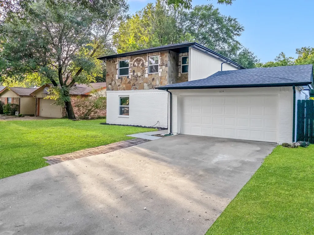 834 Brian Drive Grand Prairie TX 75052
