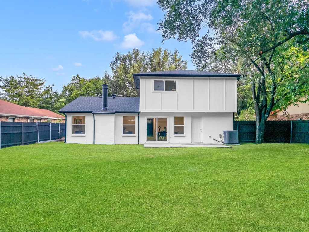 834 Brian Drive Grand Prairie TX 75052