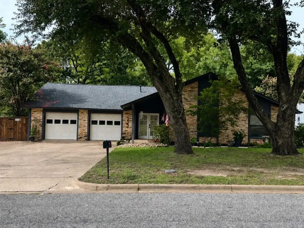 222 La Jolla Drive Athens TX 75751