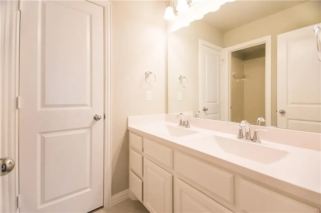 4309 Meadow Hawk Drive Arlington TX 76005