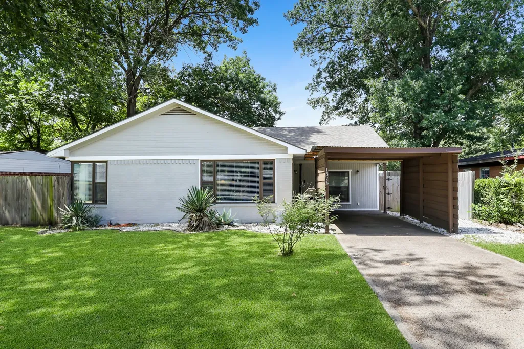 1826 Crest Ridge Drive Dallas TX 75228