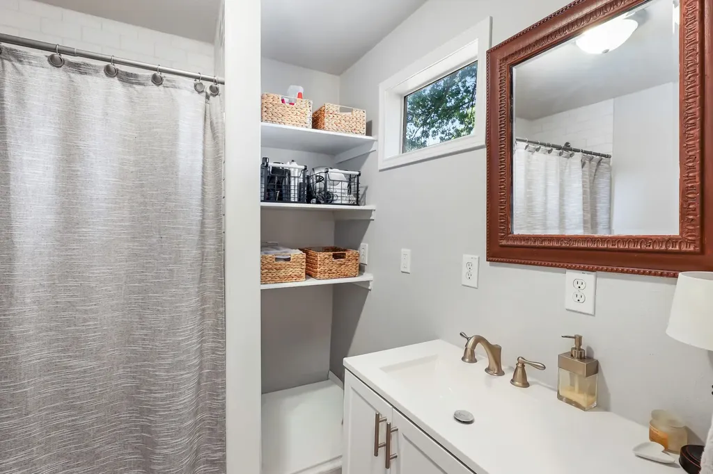1826 Crest Ridge Drive Dallas TX 75228