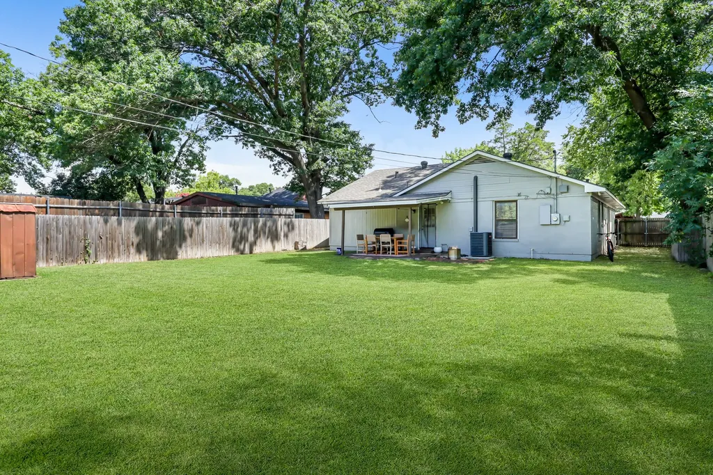 1826 Crest Ridge Drive Dallas TX 75228