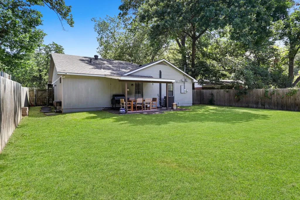 1826 Crest Ridge Drive Dallas TX 75228