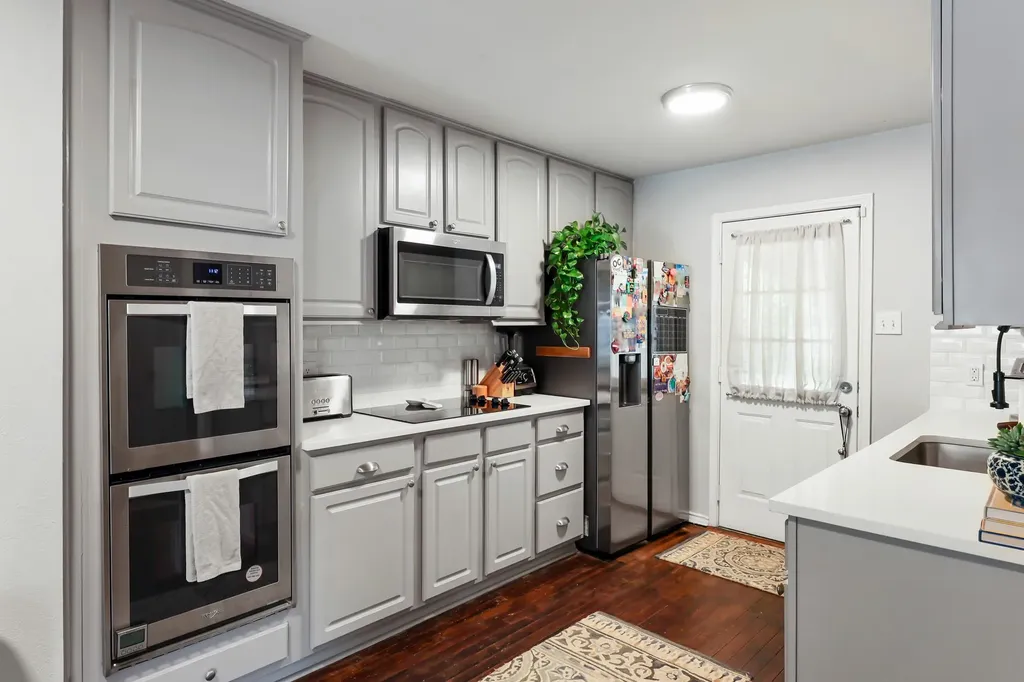 1826 Crest Ridge Drive Dallas TX 75228