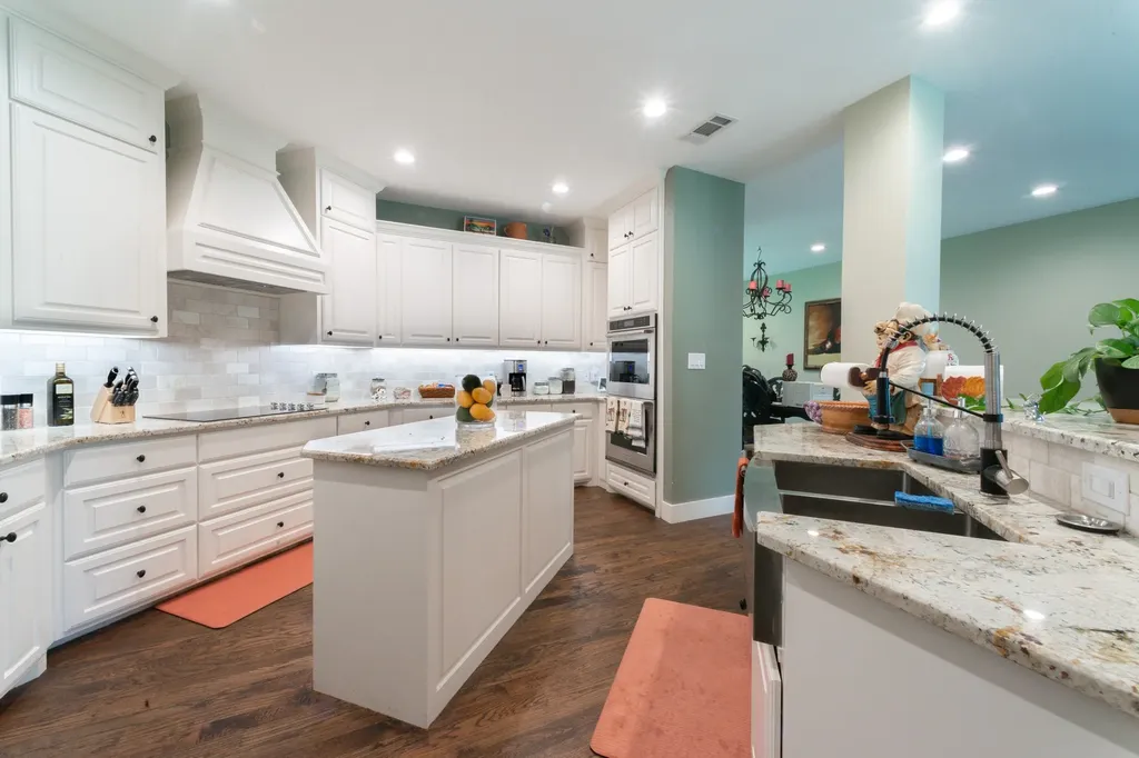 131 Lakeway Lane Gun Barrel City TX 75156