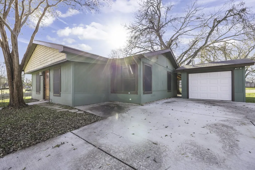 436 E El Camino Real Weatherford TX 76087