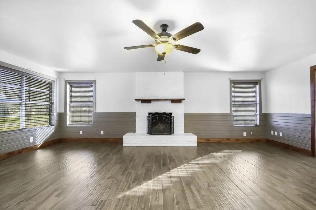 436 E El Camino Real Weatherford TX 76087