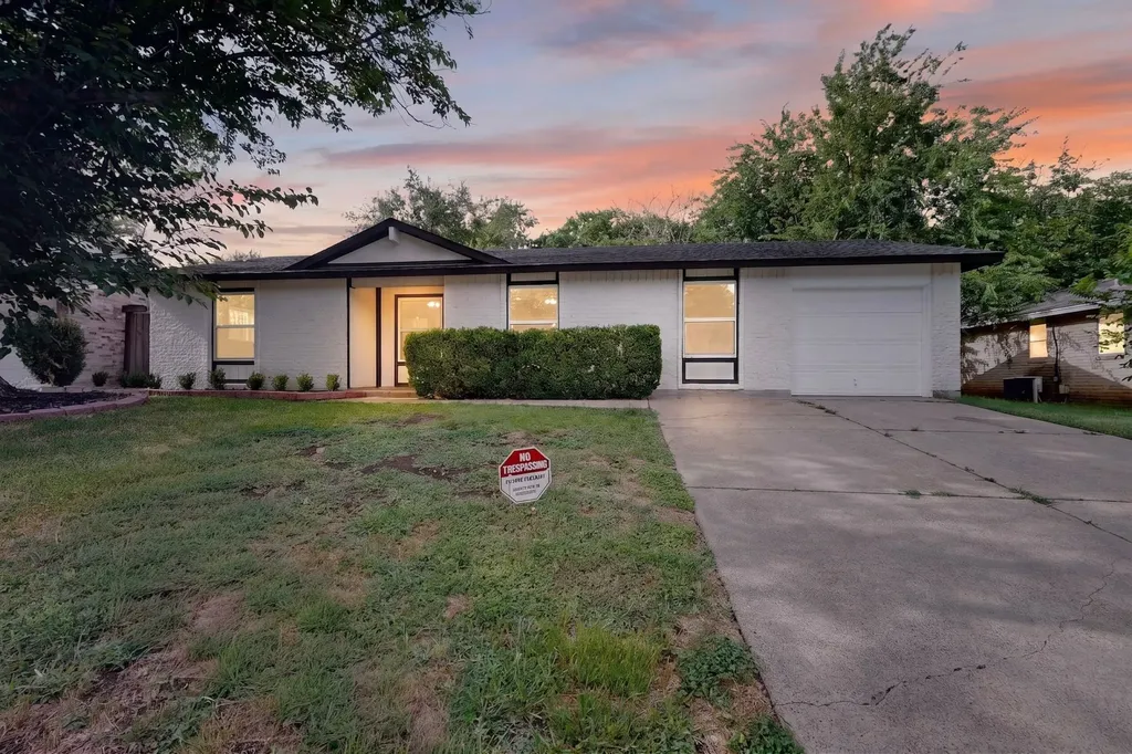 1402 Shelmar Drive Arlington TX 76014