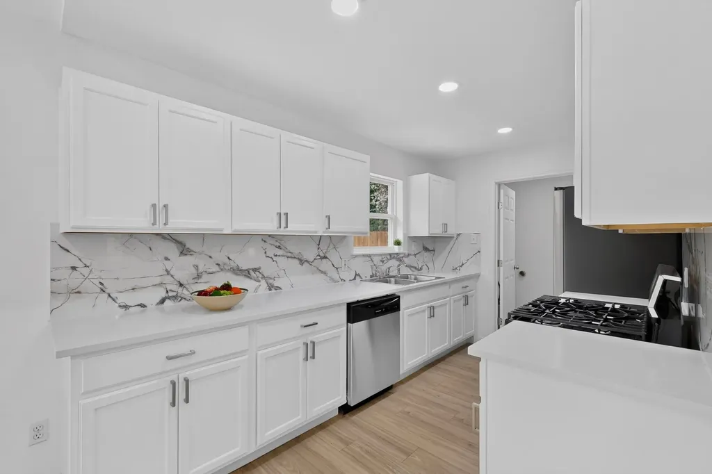 1402 Shelmar Drive Arlington TX 76014