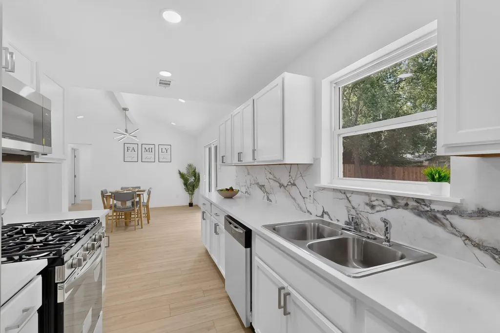 1402 Shelmar Drive Arlington TX 76014