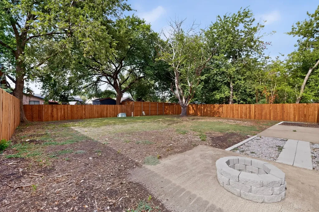 1402 Shelmar Drive Arlington TX 76014