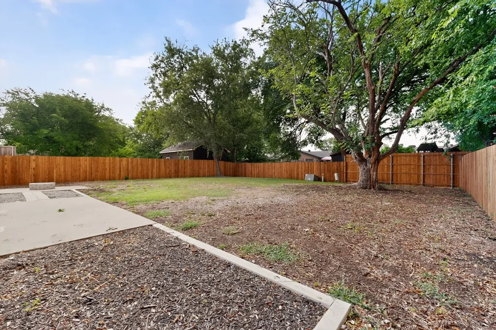 1402 Shelmar Drive Arlington TX 76014