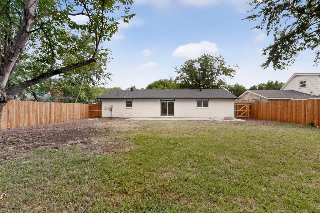 1402 Shelmar Drive Arlington TX 76014