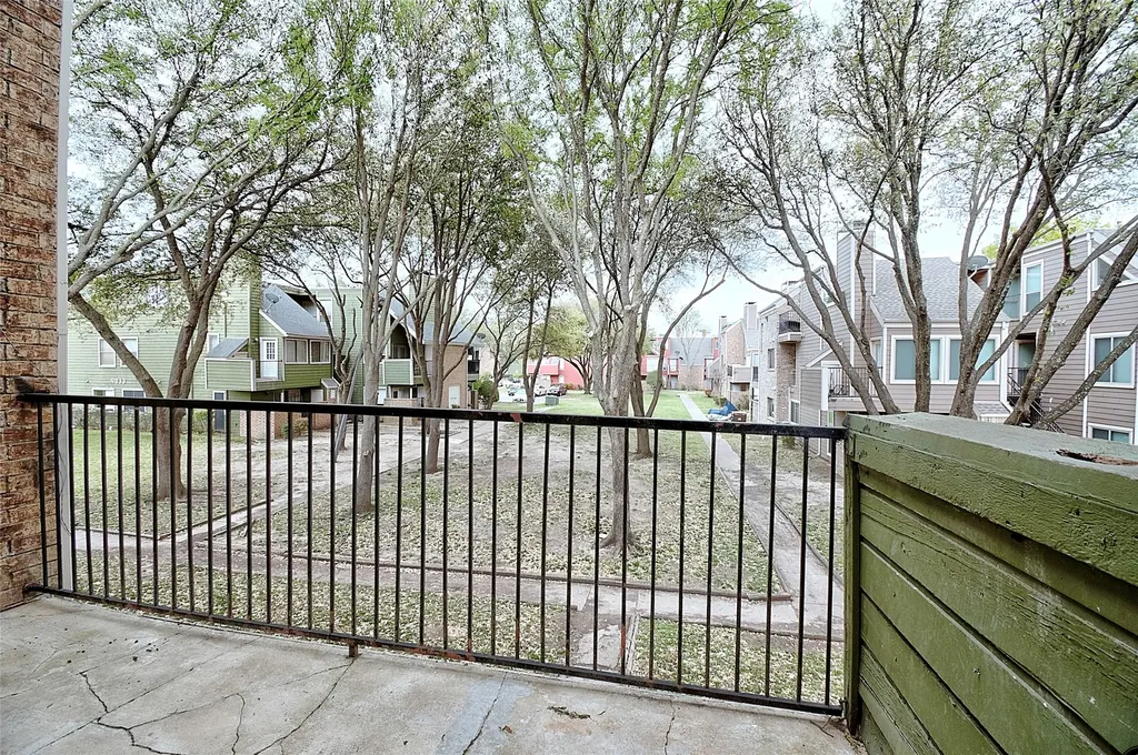 9831 Walnut Street Dallas TX 75243