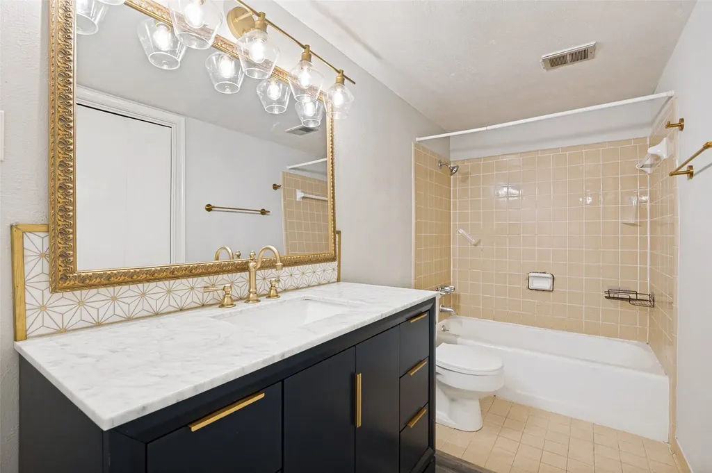 4104 Ridglea Country Club Drive Fort Worth TX 76126