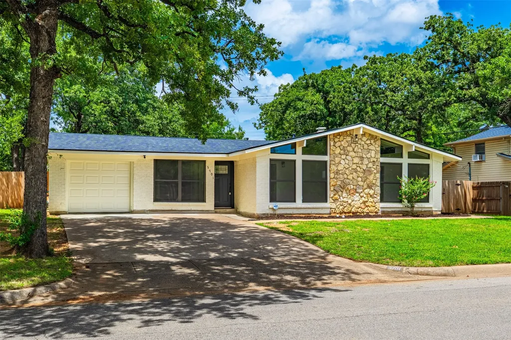 3701 Alhambra Drive Forest Hill TX 76119