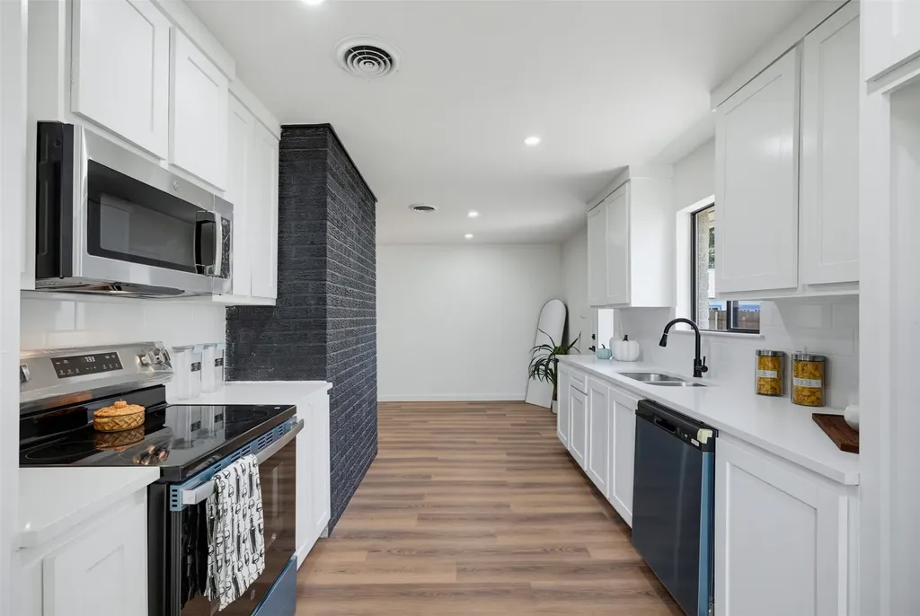 3701 Alhambra Drive Forest Hill TX 76119