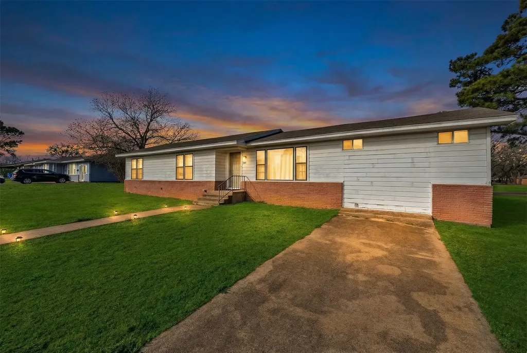 100 Rosedale Avenue Keene TX 76059