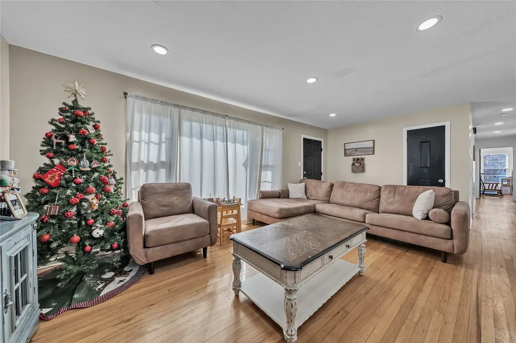 100 Rosedale Avenue Keene TX 76059