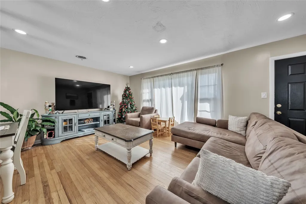 100 Rosedale Avenue Keene TX 76059