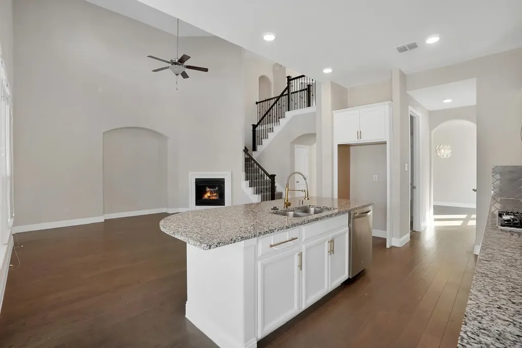 821 Field Crossing Little Elm TX 76227