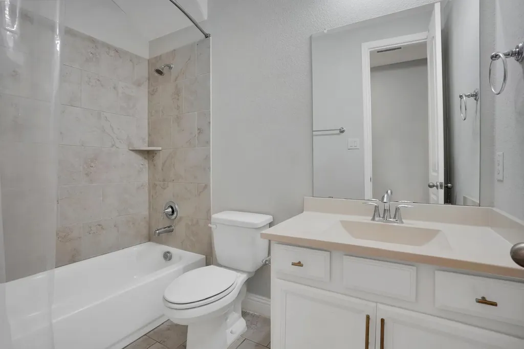 821 Field Crossing Little Elm TX 76227