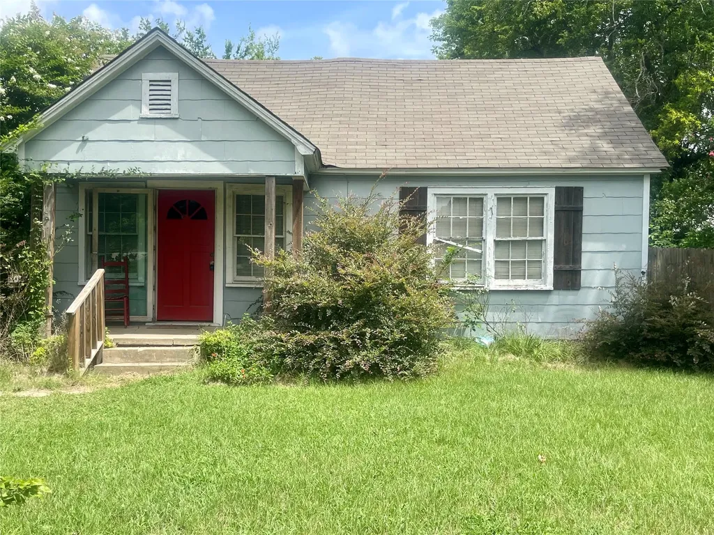 718 Houston Street Sulphur Springs TX 75482