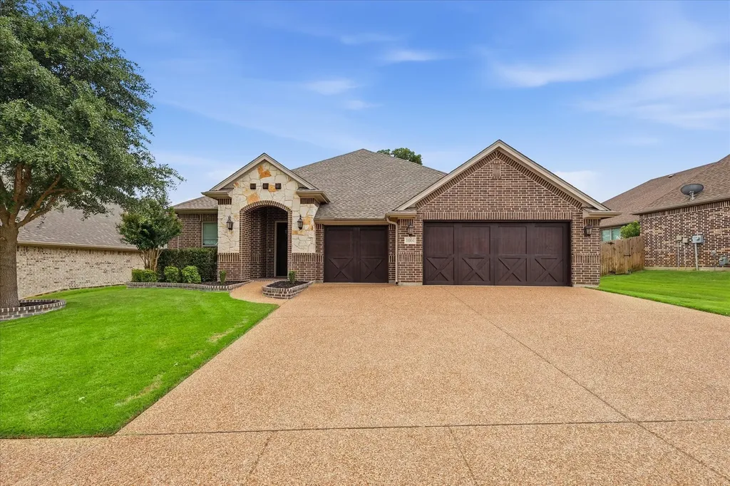 1004 Forest Hill Drive Weatherford TX 76087