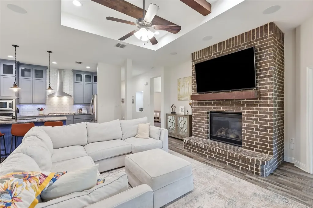 1004 Forest Hill Drive Weatherford TX 76087