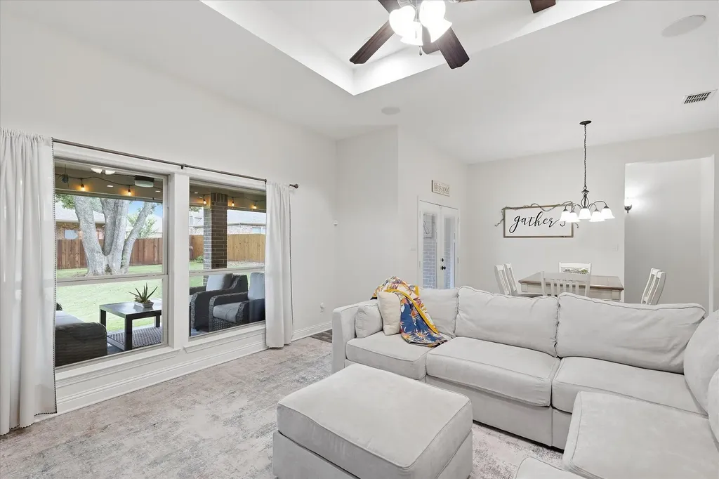 1004 Forest Hill Drive Weatherford TX 76087