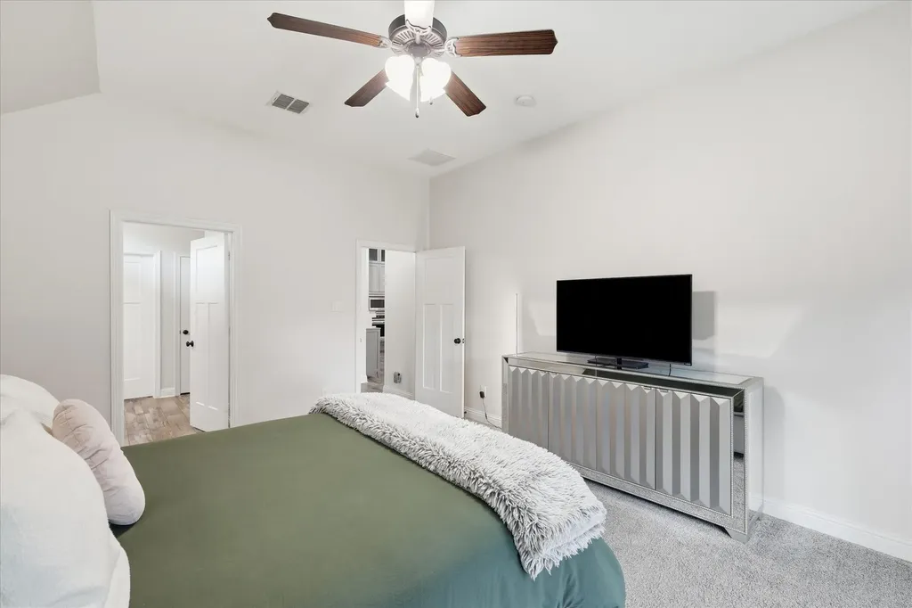 1004 Forest Hill Drive Weatherford TX 76087