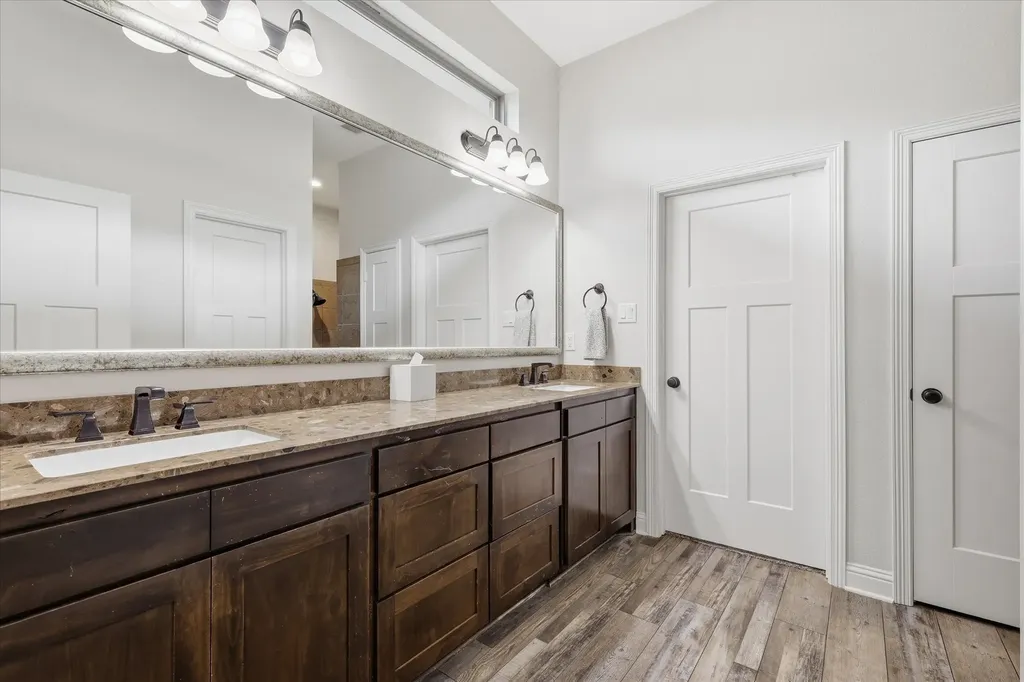 1004 Forest Hill Drive Weatherford TX 76087