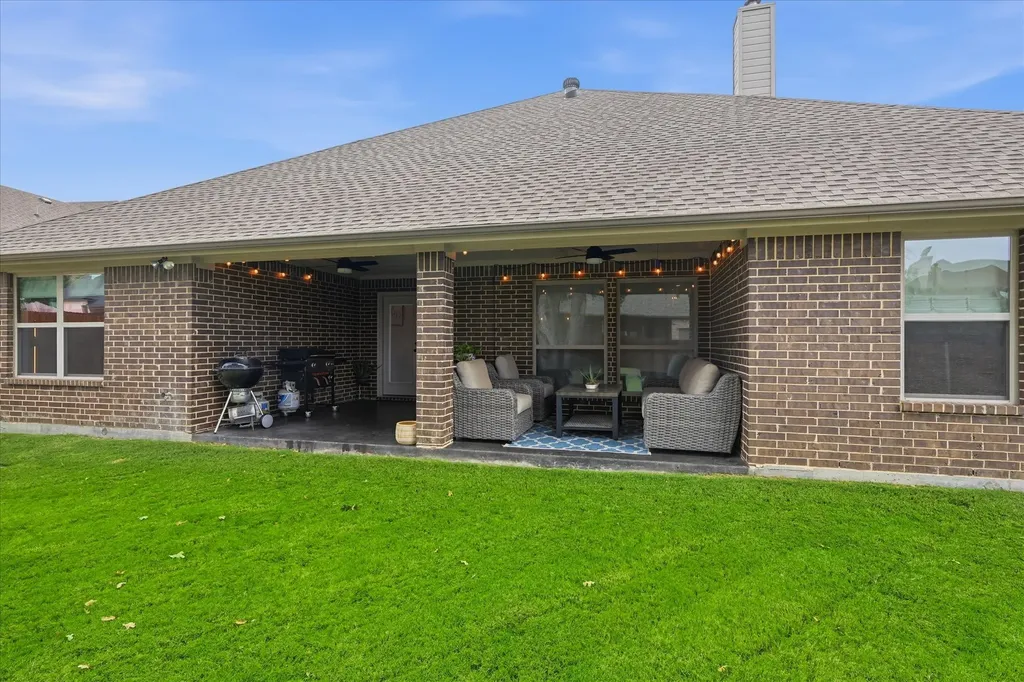 1004 Forest Hill Drive Weatherford TX 76087